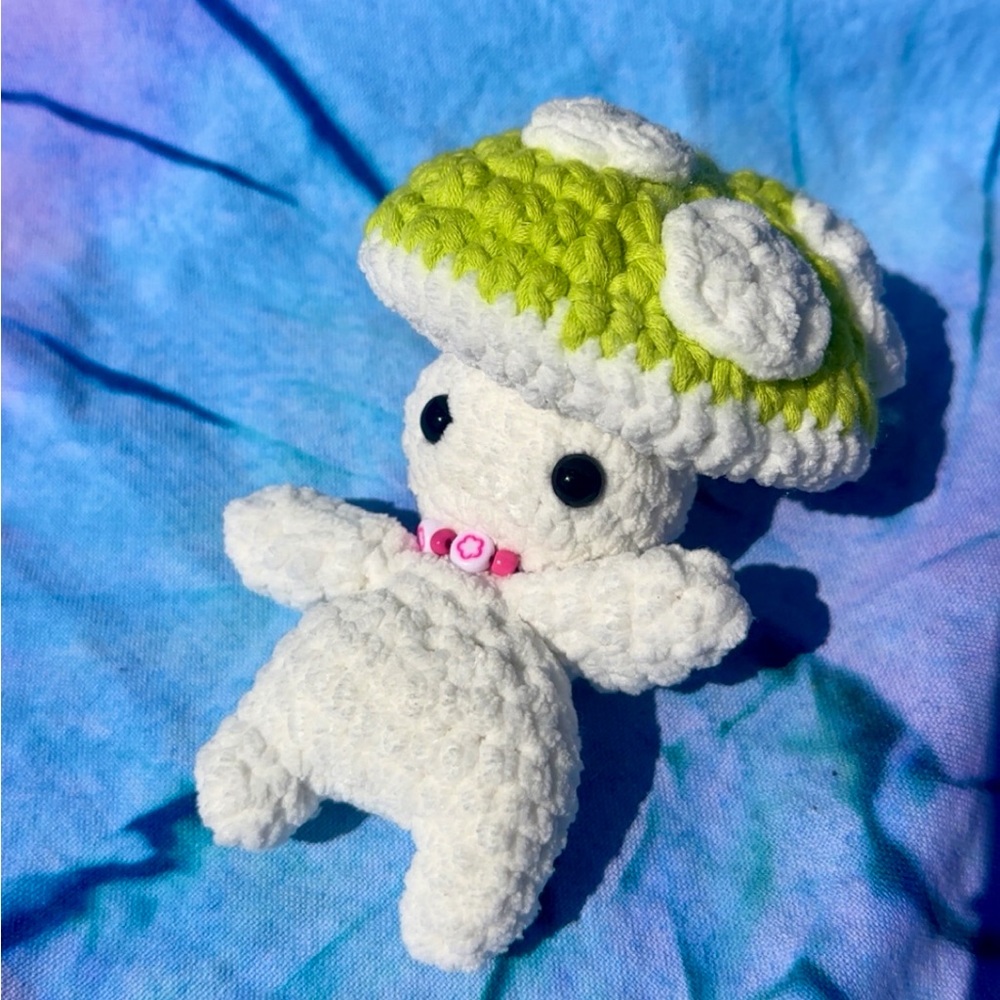 Marge the Mushroom Gal Amigurimi 💚🍄